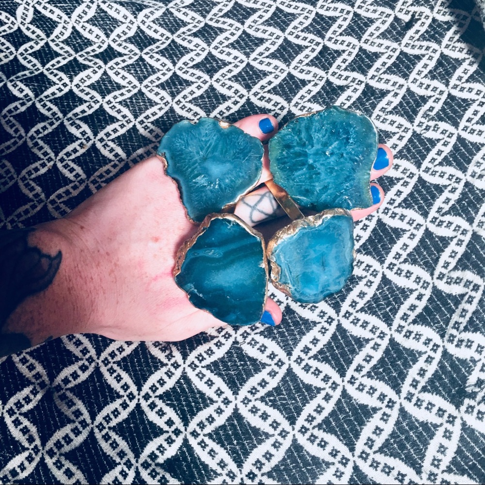 Mineral napkin holders